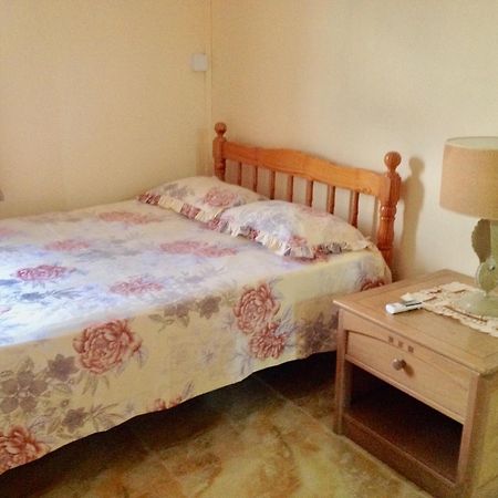 Cardamon Villa Is A 2 Bedroom With 1 Bathroom And Seperate Toilet Detached House With Ac And Swimming Pool , 5 Minutes Walk From Flic En Flac Public Beach Kültér fotó