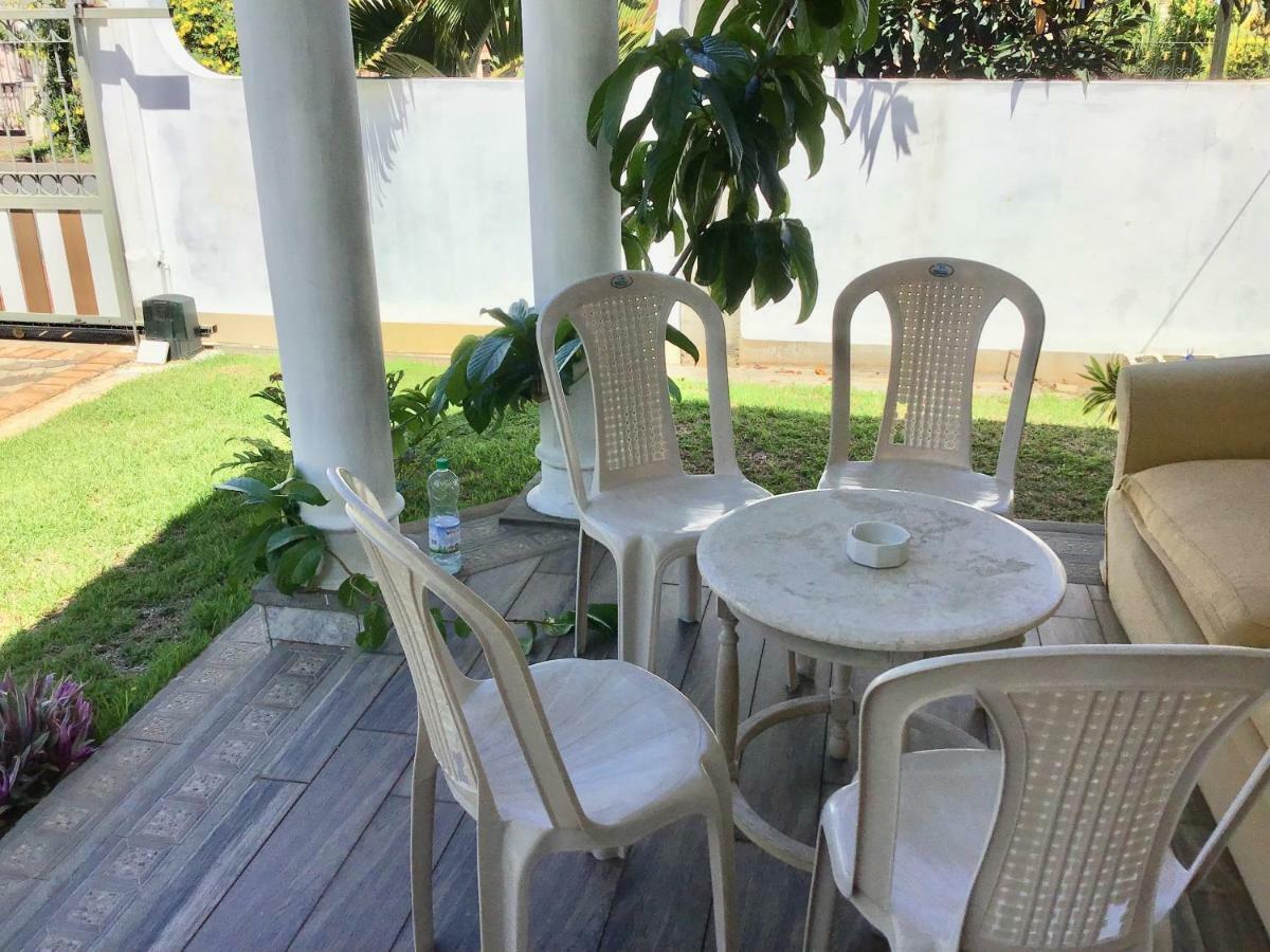Cardamon Villa Is A 2 Bedroom With 1 Bathroom And Seperate Toilet Detached House With Ac And Swimming Pool , 5 Minutes Walk From Flic En Flac Public Beach Kültér fotó