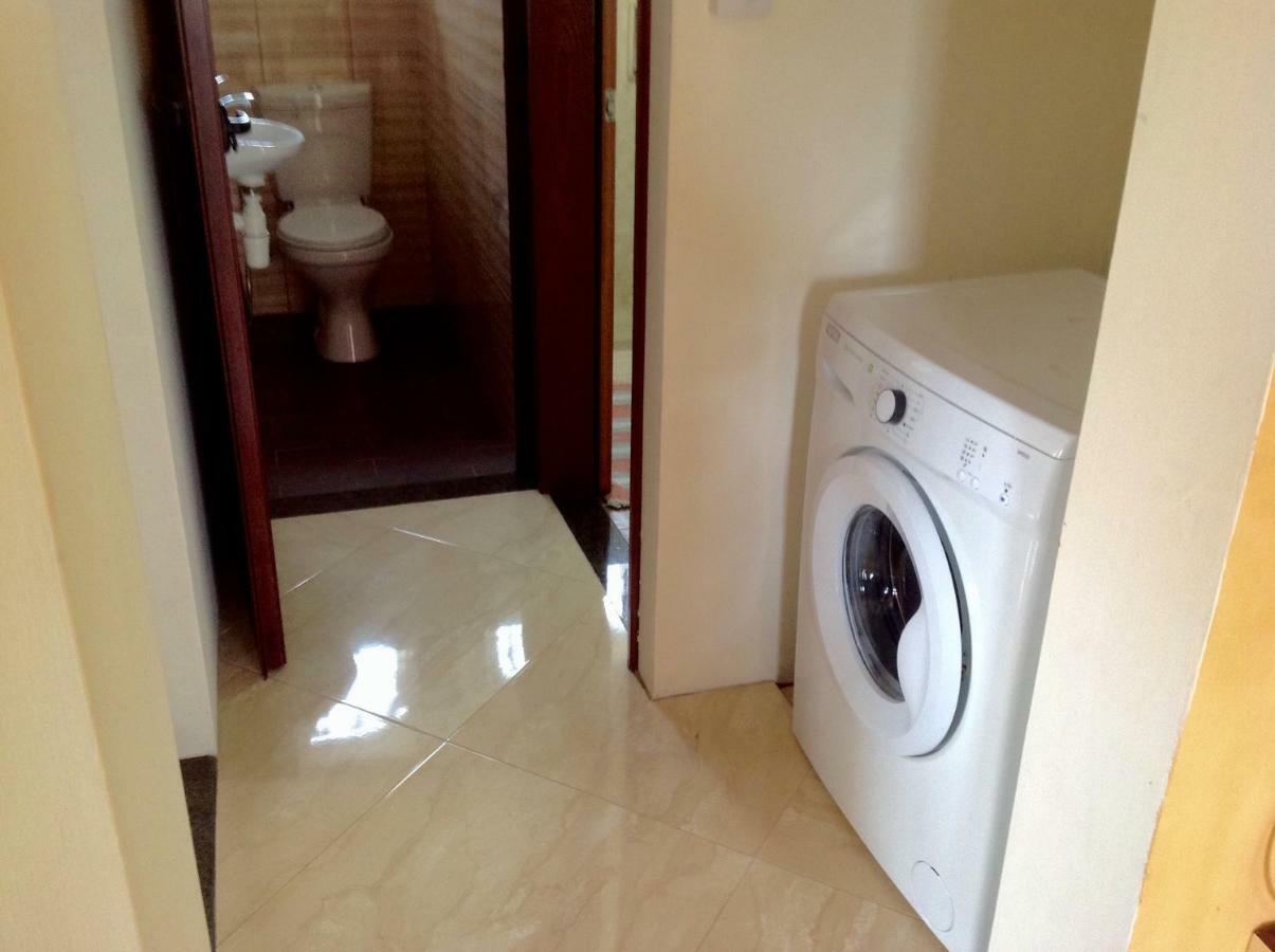 Cardamon Villa Is A 2 Bedroom With 1 Bathroom And Seperate Toilet Detached House With Ac And Swimming Pool , 5 Minutes Walk From Flic En Flac Public Beach Kültér fotó