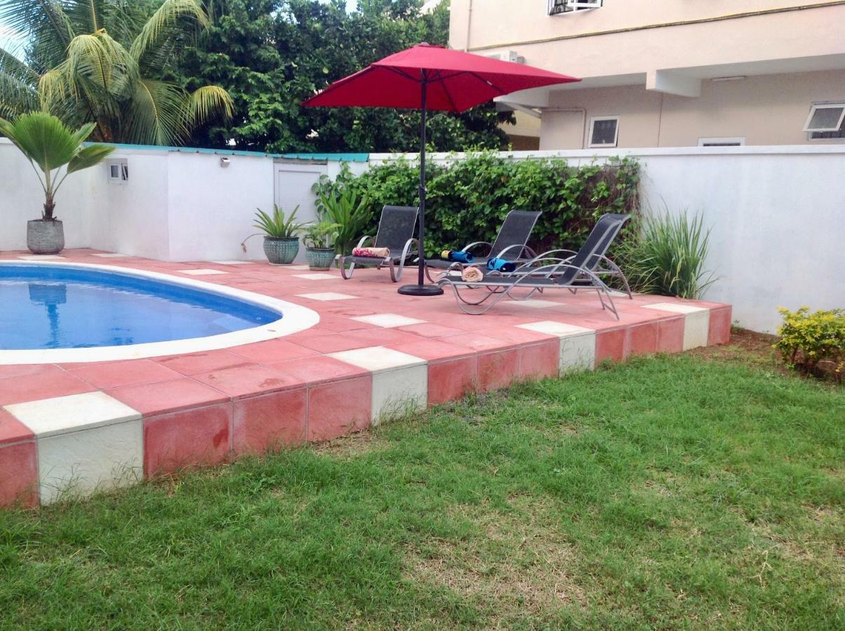 Cardamon Villa Is A 2 Bedroom With 1 Bathroom And Seperate Toilet Detached House With Ac And Swimming Pool , 5 Minutes Walk From Flic En Flac Public Beach Kültér fotó
