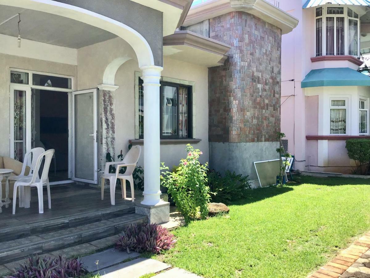 Cardamon Villa Is A 2 Bedroom With 1 Bathroom And Seperate Toilet Detached House With Ac And Swimming Pool , 5 Minutes Walk From Flic En Flac Public Beach Kültér fotó