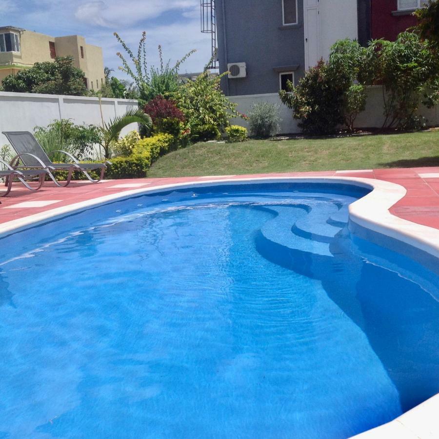 Cardamon Villa Is A 2 Bedroom With 1 Bathroom And Seperate Toilet Detached House With Ac And Swimming Pool , 5 Minutes Walk From Flic En Flac Public Beach Kültér fotó
