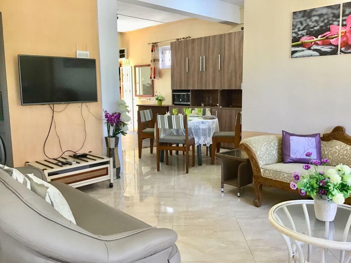 Cardamon Villa Is A 2 Bedroom With 1 Bathroom And Seperate Toilet Detached House With Ac And Swimming Pool , 5 Minutes Walk From Flic En Flac Public Beach Kültér fotó