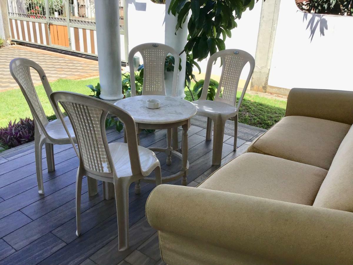 Cardamon Villa Is A 2 Bedroom With 1 Bathroom And Seperate Toilet Detached House With Ac And Swimming Pool , 5 Minutes Walk From Flic En Flac Public Beach Kültér fotó